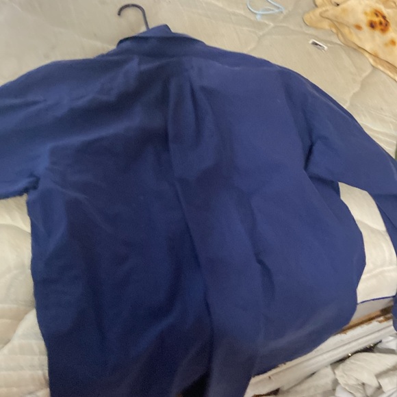 Banana republic relaxed long sleeve button up. Dark navy blue XL - Picture 2 of 4